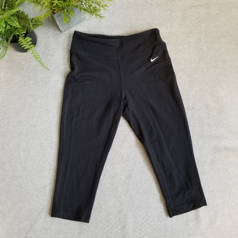 Cropped Nike Dri-Fit Workout Tights Small